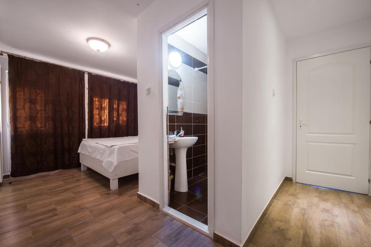 Hotel Casa 4 Odai Douăzeci şi Trei August Exterior foto